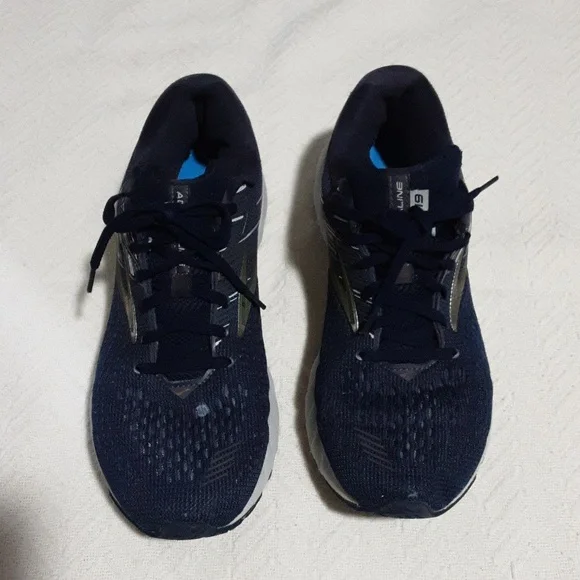 Brooks Men's Dark Blue Athletic Shoes Size 11. - Picture 2 of 8